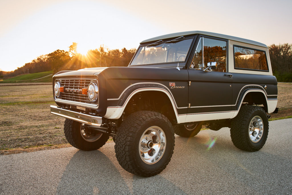 Bronco Spotlight. Gateway Bronco build as the sun sets.