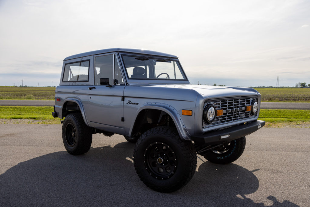 Man Painting Custom Bronco | Gateway Bronco steelhead bronco gateway bronco