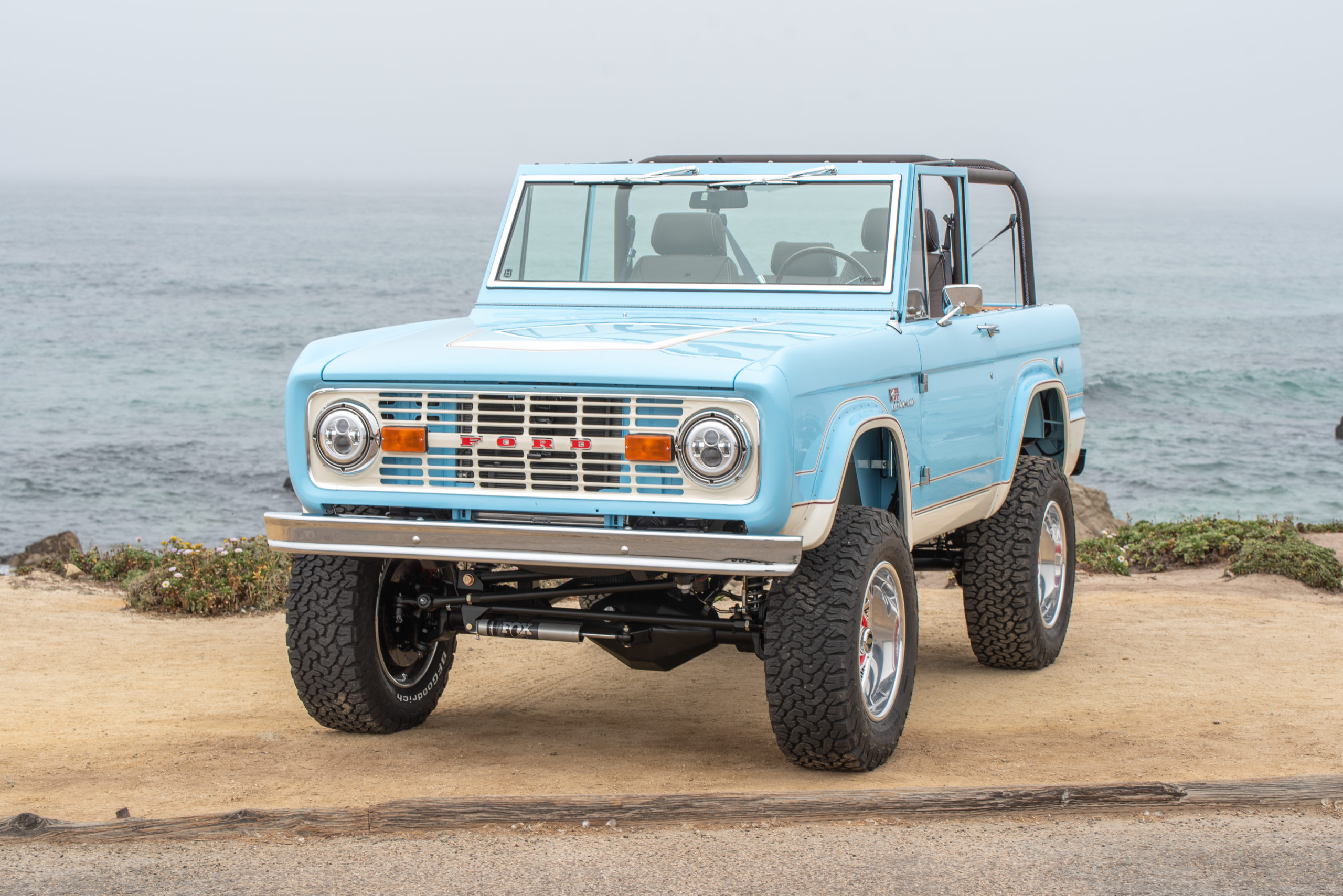 Electric blue ford bronco deals