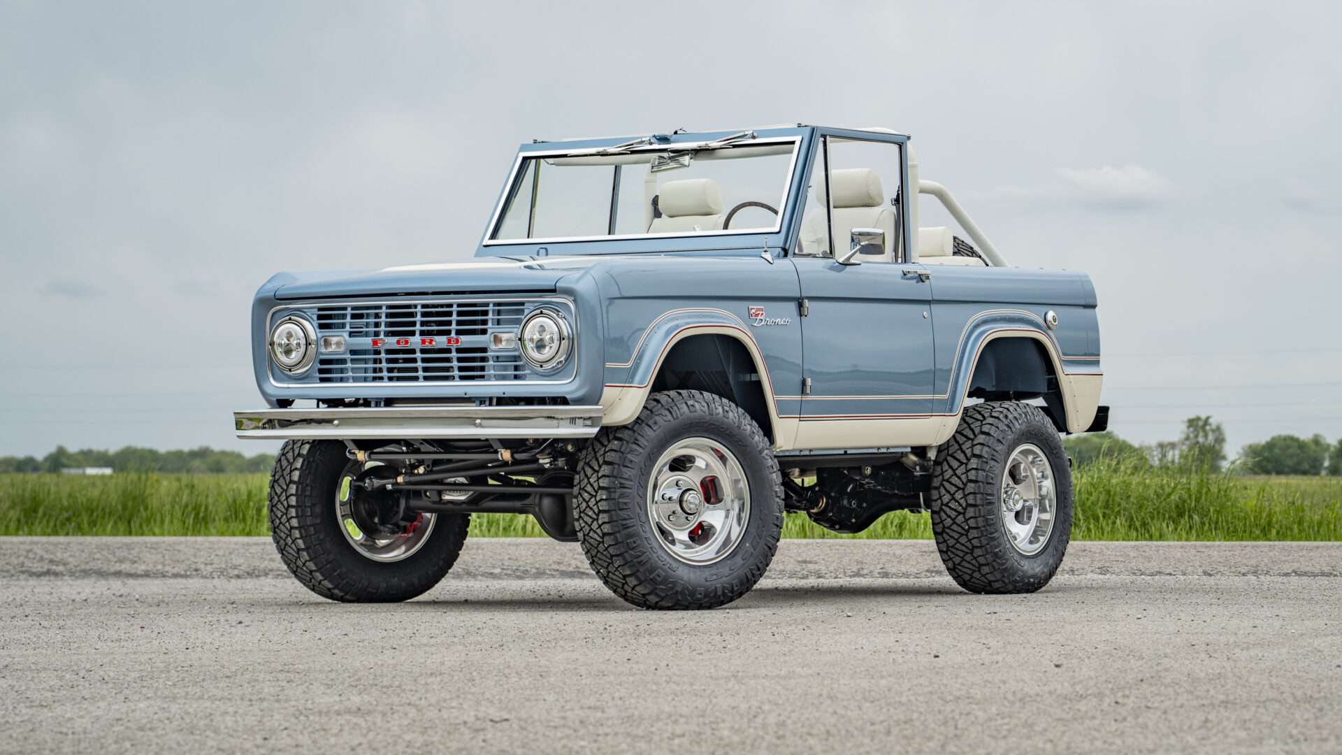 Brittany Blue with Ranger Stripes | Coyote Edition Bronco