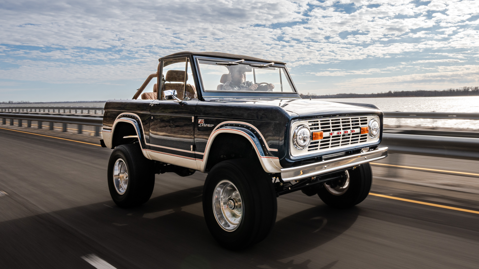 Classic Dark Blue | Coyote Edition Bronco